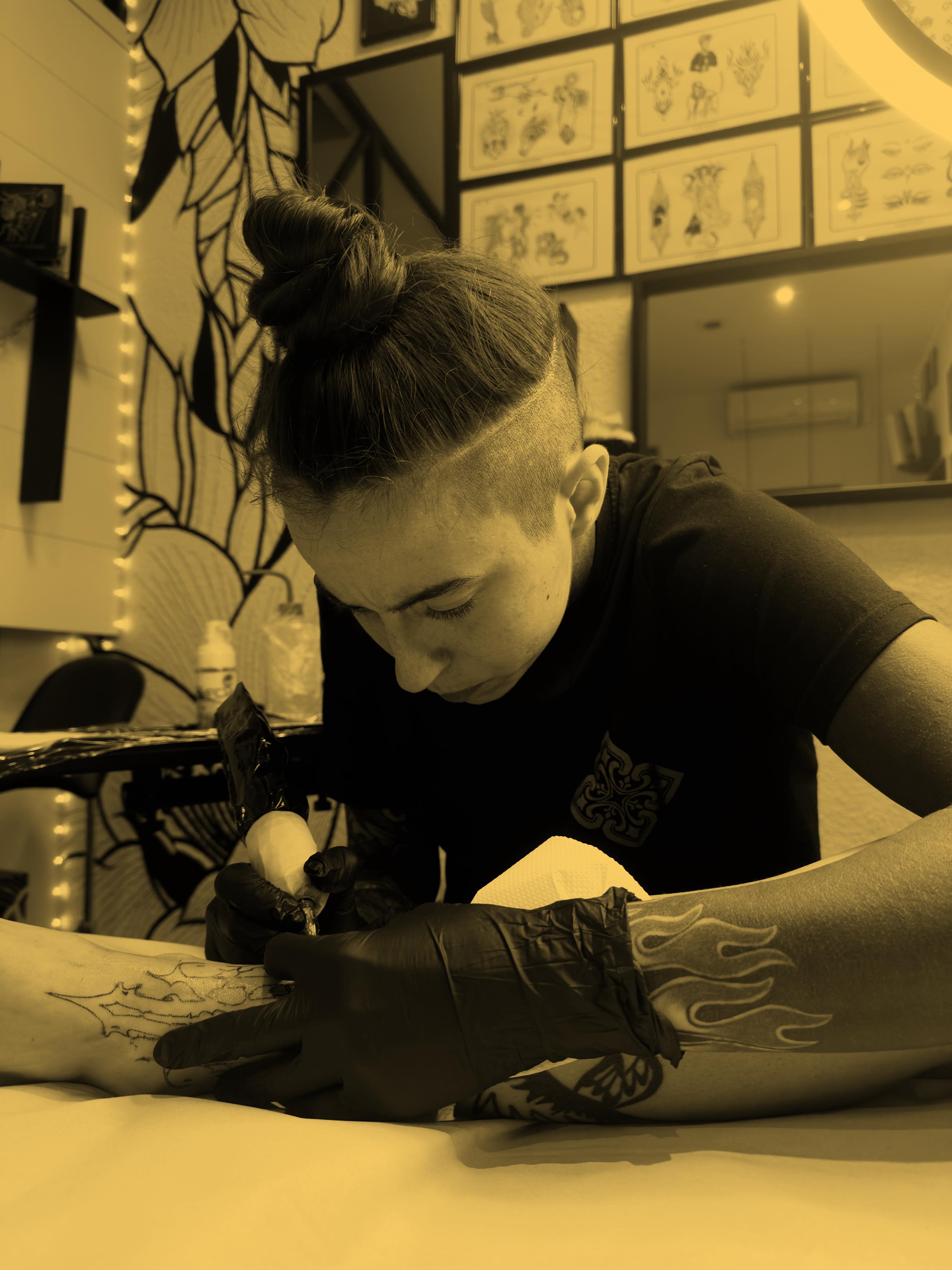 Retrato visual de Inferna Tattoo
